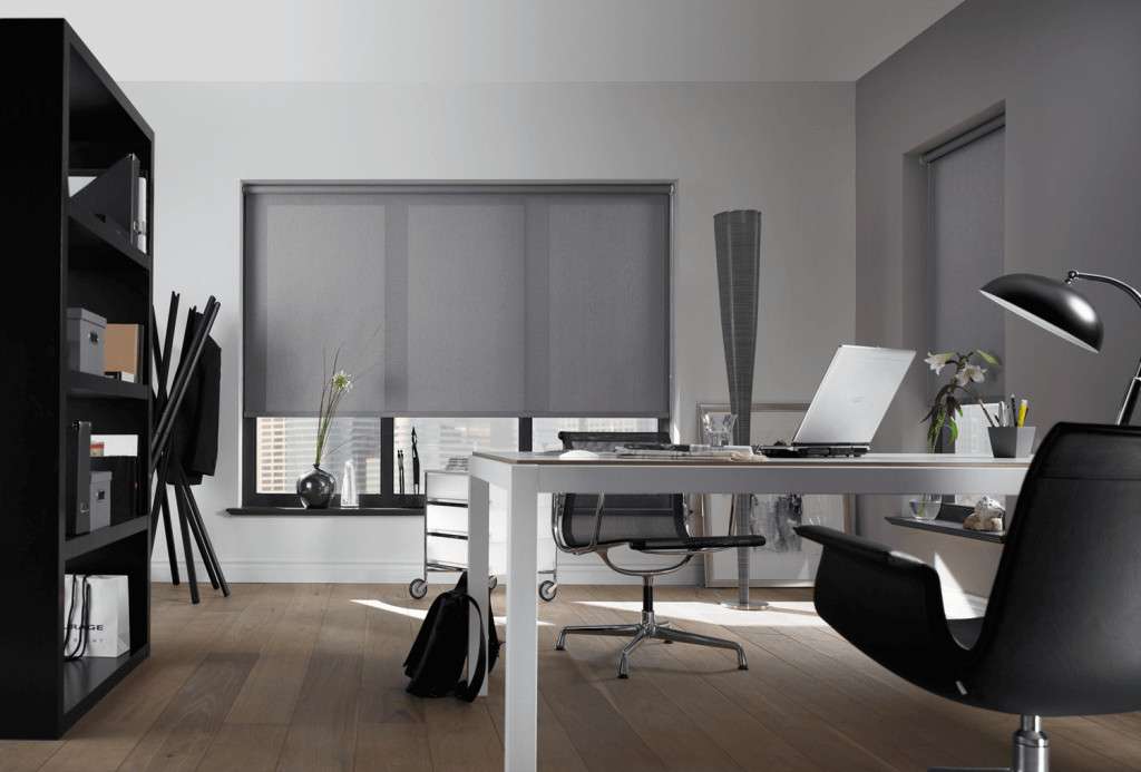 Rolgordijn grijs kantoor
